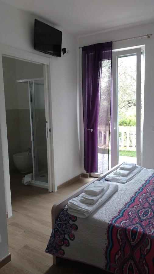 La Vie Est Belle Bed and Breakfast Finale Ligure Eksteriør billede