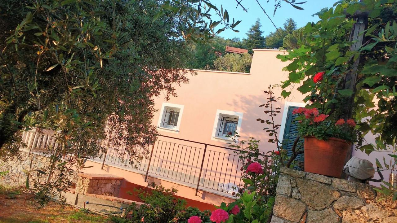 La Vie Est Belle Bed and Breakfast Finale Ligure Eksteriør billede