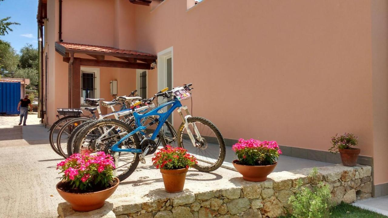 La Vie Est Belle Bed and Breakfast Finale Ligure Eksteriør billede