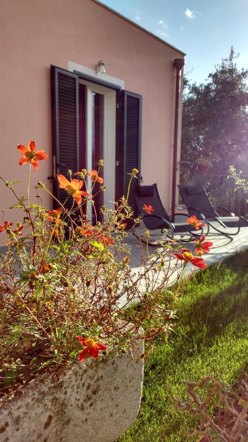La Vie Est Belle Bed and Breakfast Finale Ligure Eksteriør billede