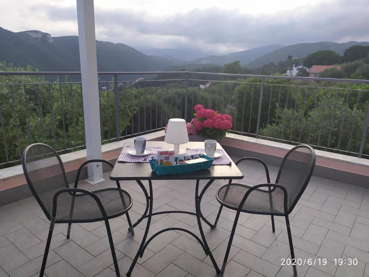 La Vie Est Belle Bed and Breakfast Finale Ligure Eksteriør billede