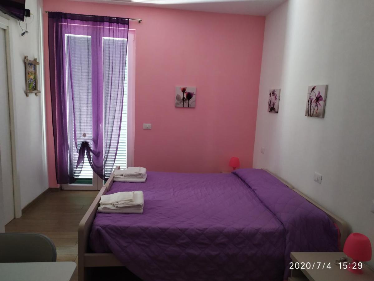 La Vie Est Belle Bed and Breakfast Finale Ligure Eksteriør billede